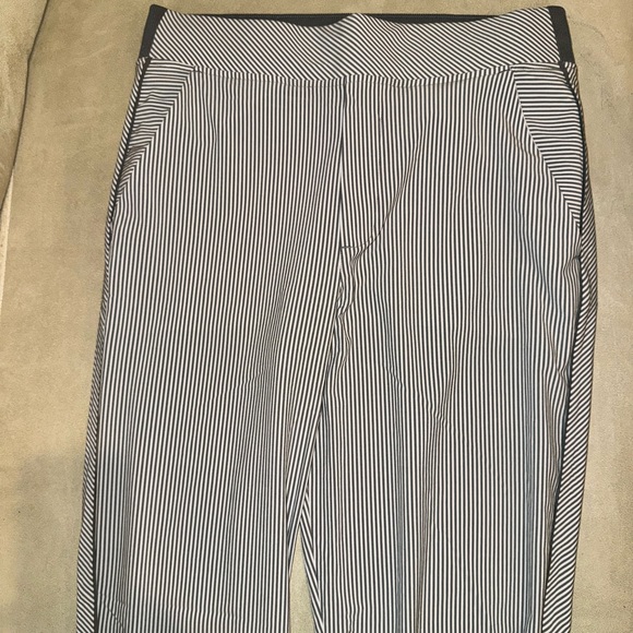Athleta Brooklyn textured ankle pant city stripe coast gray. Size 6. - Picture 5 of 14